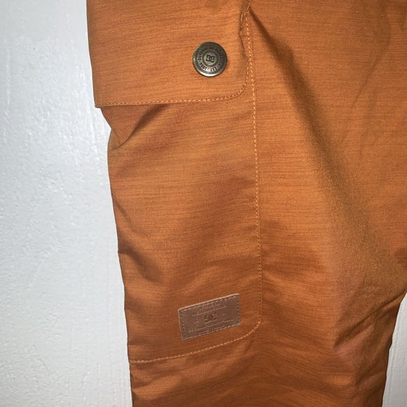 DC Shoe Company Snowboard Ski Pants 10k WaterProof Sz Large Adjustable - Picture 3 of 15